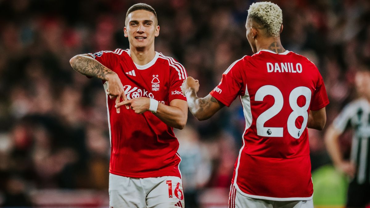 خلاصه بازی ناتینگهام فارست 2-1 منچستریونایتد