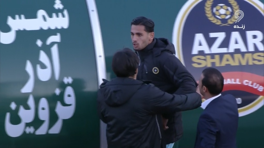 درگیری های عجیب بین مسئولان شمس آذر و سپاهان پیش از آغاز نیمه دوم