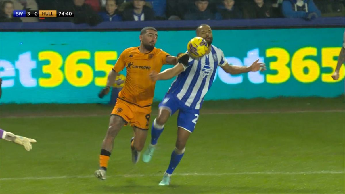 تاثیرگذاری الهیار صیادمنش در کسب پنالتی برای هال سیتی