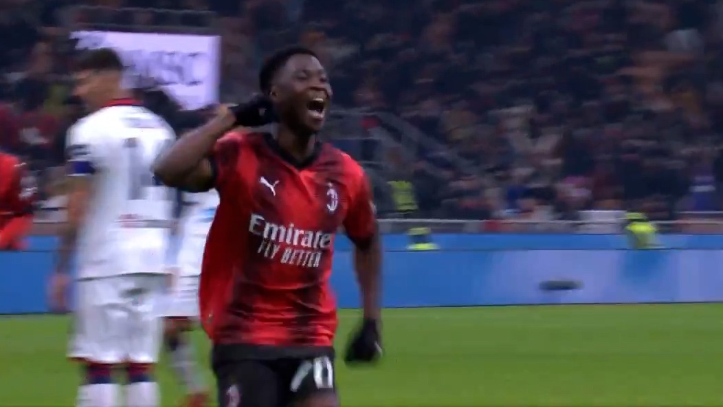 گل سوم میلان به کالیاری (ترائوره)