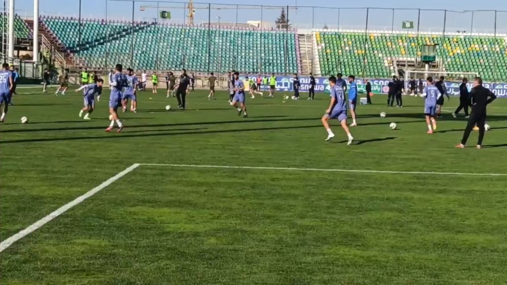 اختصاصی/ گرم کردن بازیکنان ذوب آهن و گل گهر