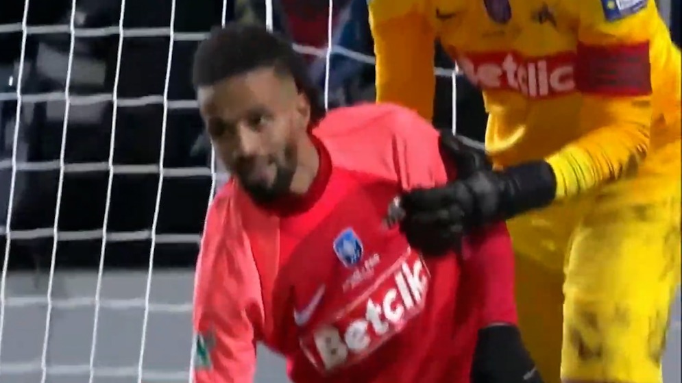 گل دوم پاری سن ژرمن به رول (گل به خودی)