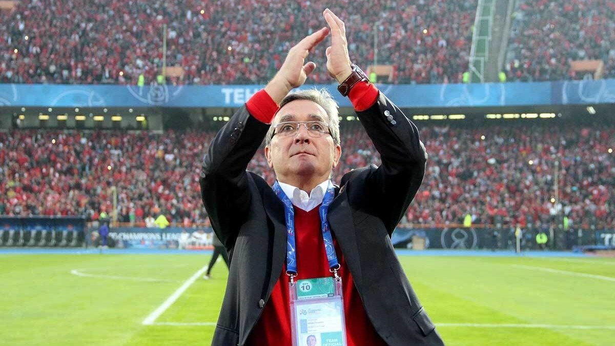 فوتبال برتر/ درویش: برانکو مشکل مالیاتی ندارد و می‌تواند به هر تیمی که می‌خواهد در ایران ملحق شود/ تا چهارشنبه منتظر برانکو خواهیم ماند