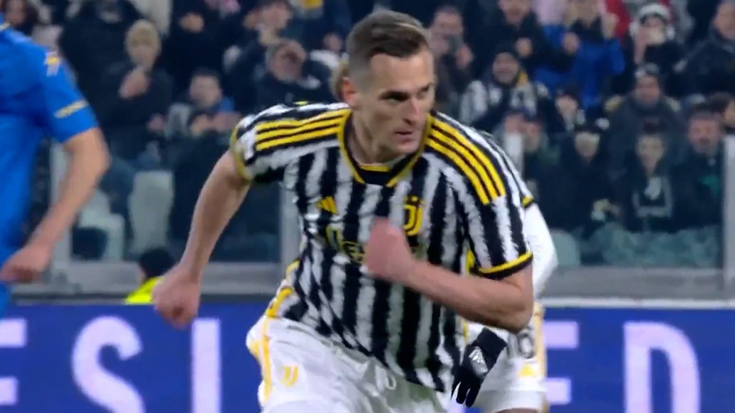 گل اول یوونتوس به فروزینونه (میلیک - پنالتی)