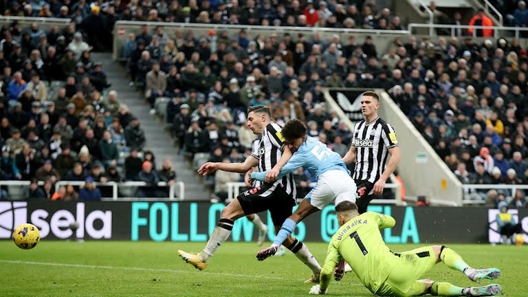 گل سوم منچسترسیتی به نیوکاسل (باب دقیقه 91)