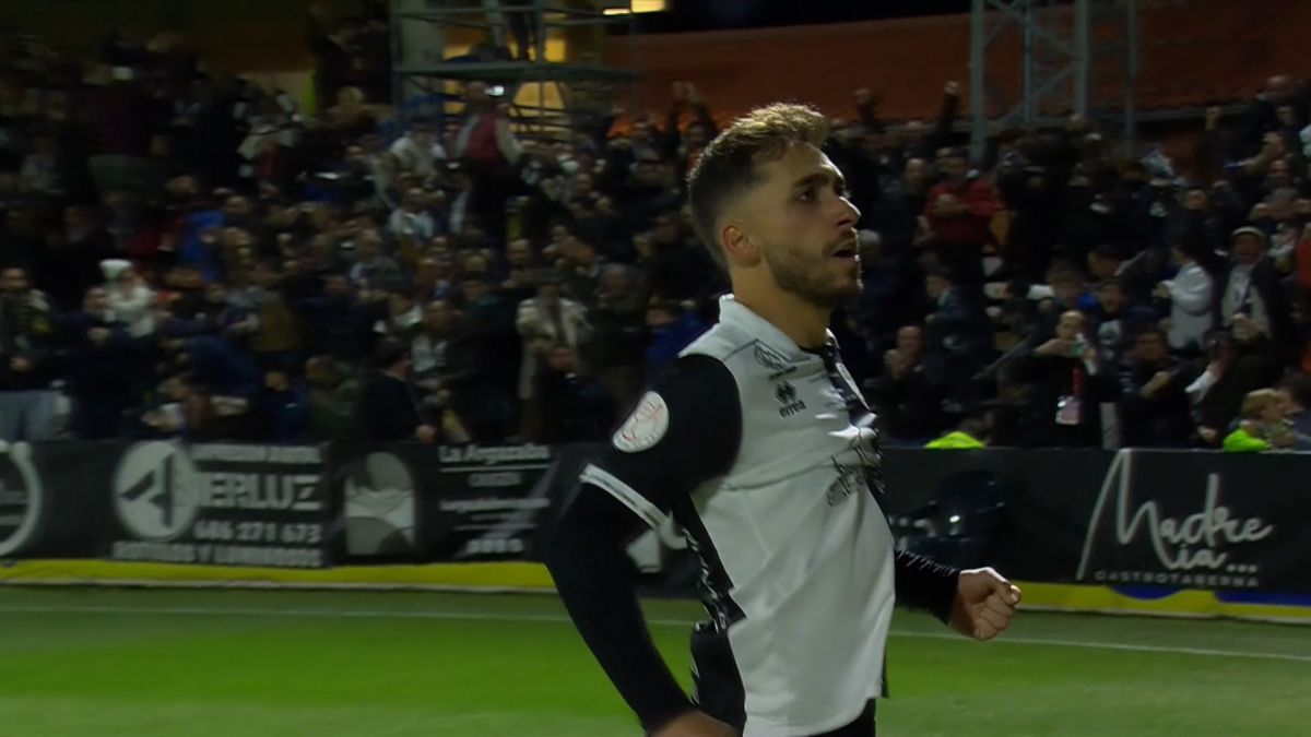 گل اول یونیونیستاس سالامانکا به بارسلونا (آلوارو گومز)