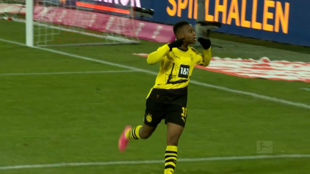 گل چهارم دورتموند به کلن (موکوکو)