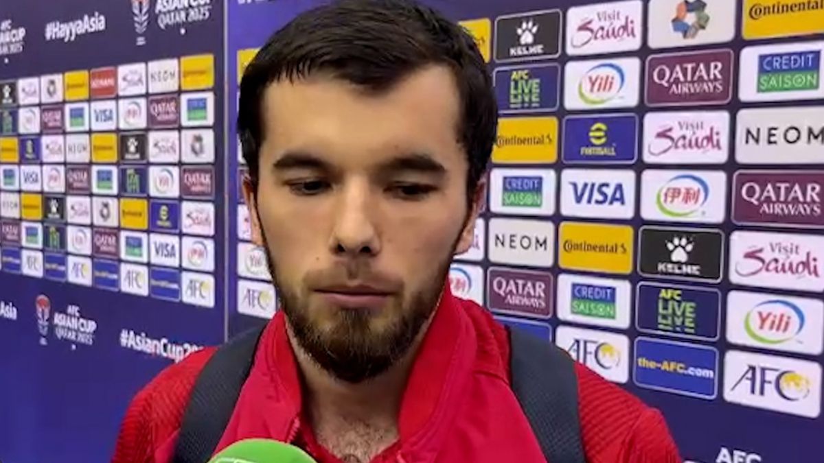 اختصاصی/ گفت و گوی دوربین فوتبالی با منوچهر صفروف بازیکن تیم ملی تاجیکستان و  بازیکن اسبق پرسپولیس در پایان دیدار با لبنان