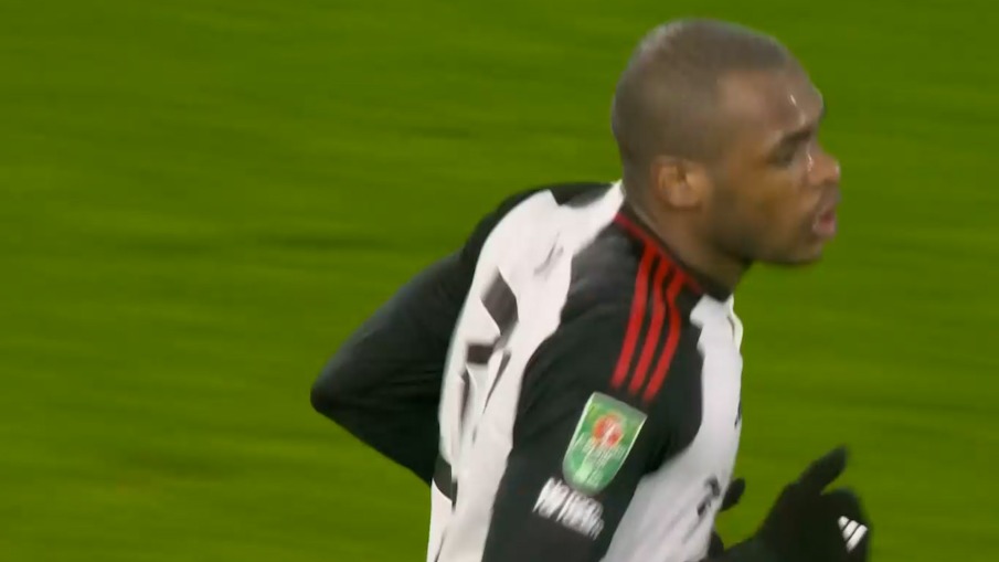 گل اول فولام به لیورپول (دیوپ)