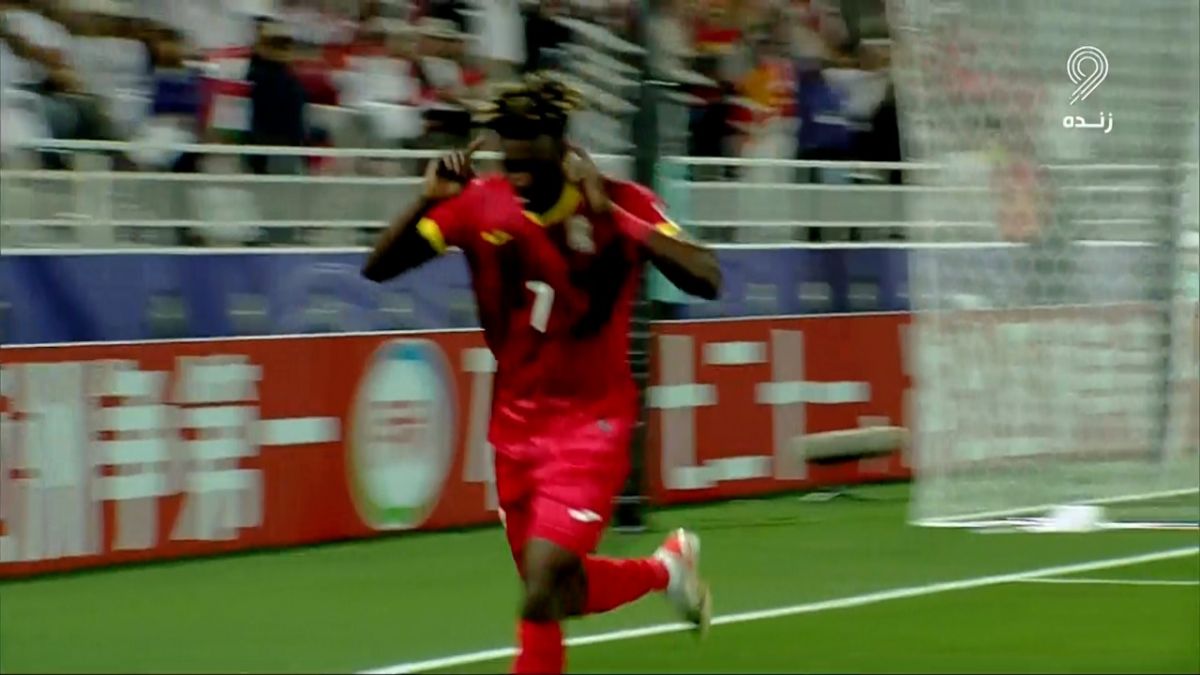 گل اول قرقیزستان به عمان (کوجو) / اشتباه مدافع و دروازه بان همراه با خوشحالی کنایه آمیز!