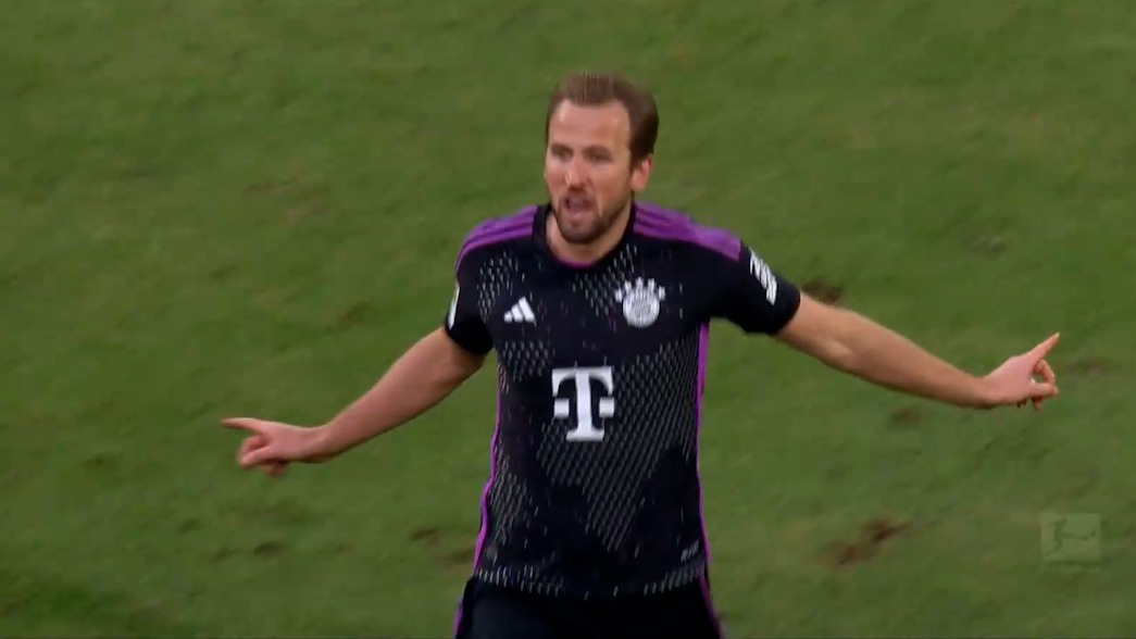 گل سوم بایرن مونیخ به آگزبورگ (هری کین)