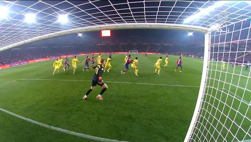 گل سوم بارسلونا به ویارئال (گل به خودی بایی)