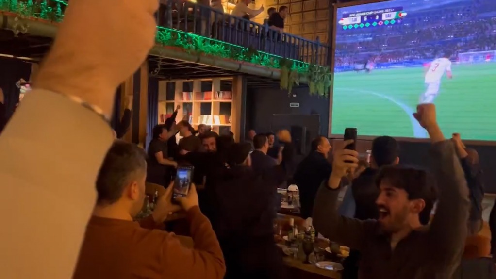 شادی مردم تاجیکستان پس از پنالتی آخر مقابل امارات و صعود به 1/4 نهایی جام ملتهای آسیا