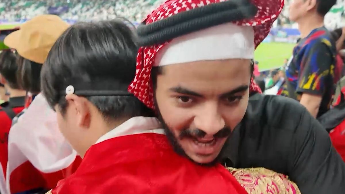 اختصاصی/ لحظه برد کره جنوبی در پنالتی ها و شادی هواداران کره جنوبی همراه با عذرخواهی هواداران عربستانی