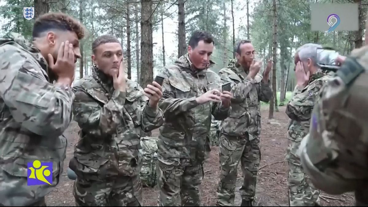 فوتبال 120/ بازیکنان حرفه ای فوتبال چه محدودیت هایی دارند؟