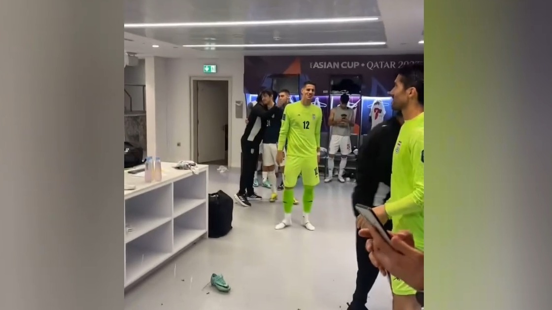 شادی بازیکنان تیم ملی ایران در رختکن پس از برتری مقابل ژاپن