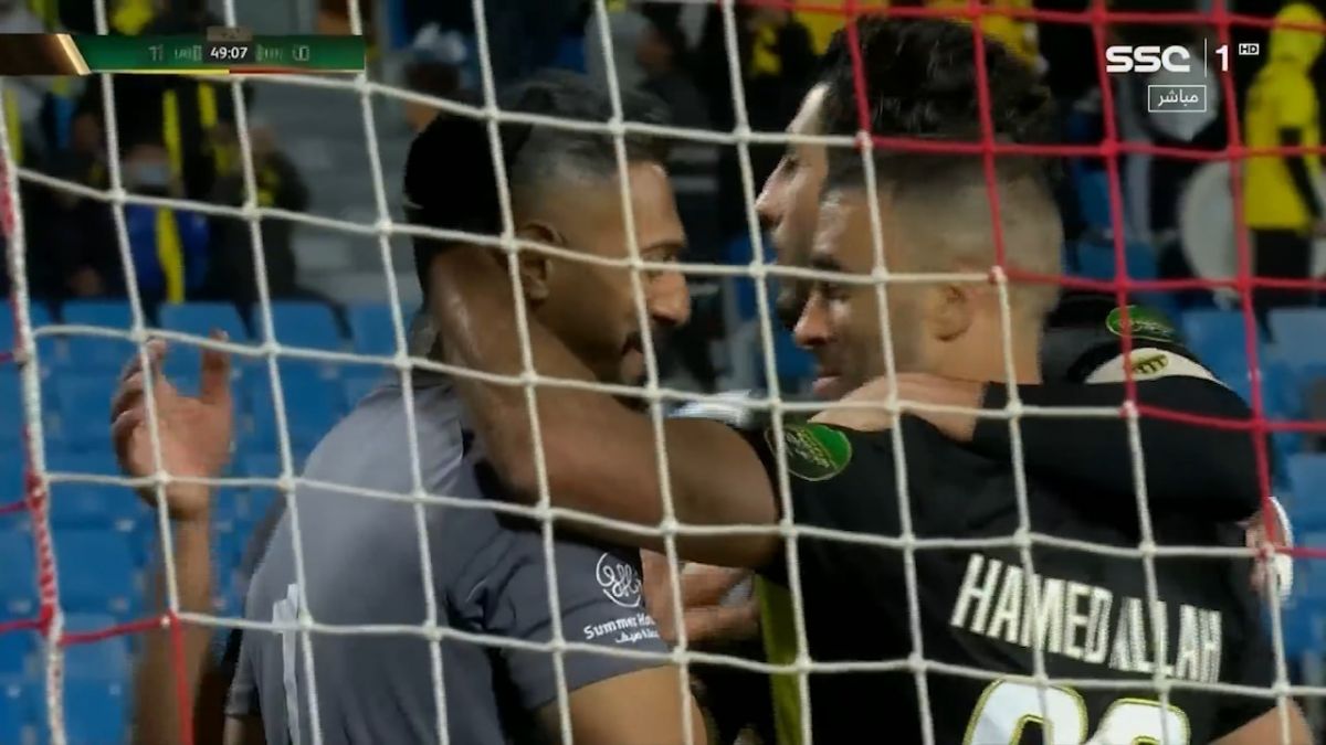 گل اول الاتحاد به الفیصلی عربستان (حمدالله - پنالتی)