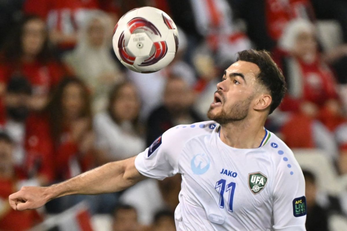 رونمایی اسپانسر پرسپولیس از اورونوف به عنوان خرید جدید سرخها(عکس)