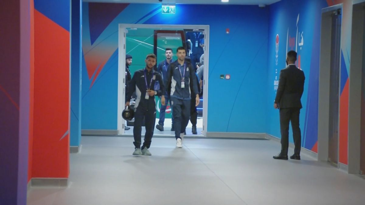 ورود بازیکنان تیم ملی ایران به ورزشگاه برای دیدار مقابل قطر