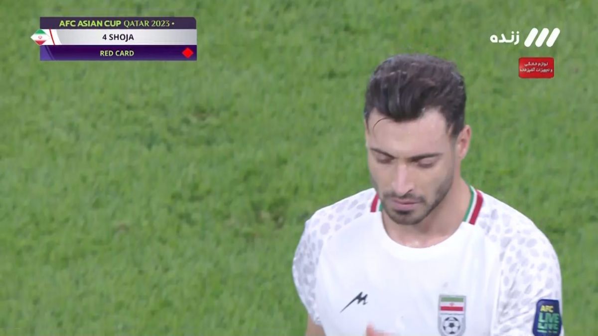 اخراج شجاع خلیل زاده مقابل قطر با خطا روی اکرم عفیف