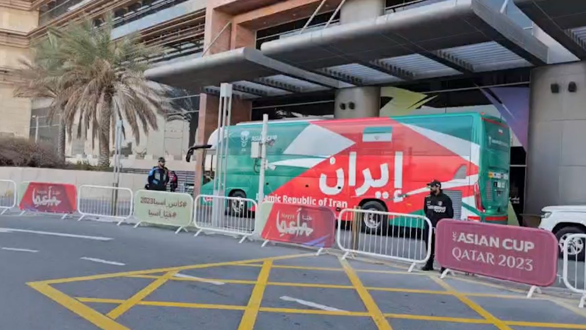 اختصاصی/ لحظه ترک هتل توسط اتوبوس تیم ملی برای بازگشت به ایران پس از حذف از جام ملت های آسیا 2023