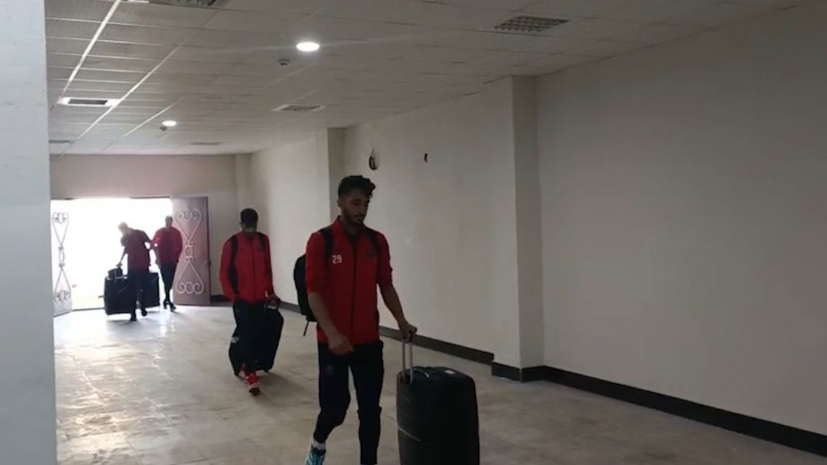 اختصاصی/ ورود تیم آلمینیوم اراک و نساجی به ورزشگاه شهید وطنی