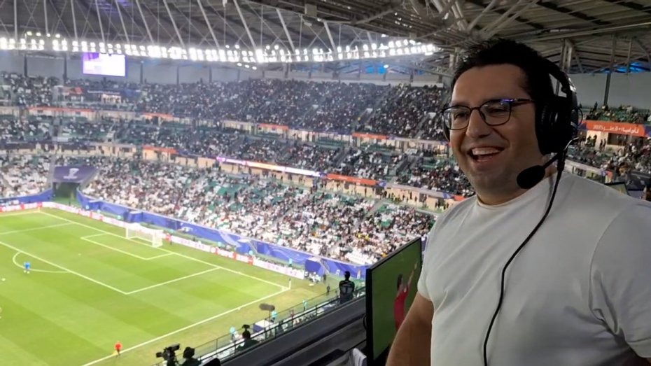 محمدرضا احمدی در شروع گزارش بازی قطر - اردن: برحسب وظیفه این  بازی را گزارش می‌کنم وگرنه انرژی و انگیزه ای ندارم