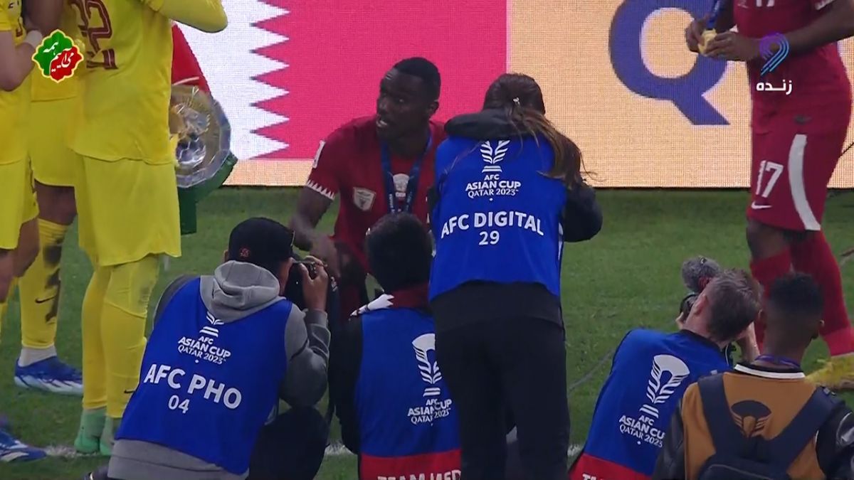 جام آسیایی/ جواد خیابانی: چرا باید بازیکنان ما فقط به فکر مسائل مالی باشند؟ / بازیکن باید برای پاداش و حواله فقط بازی کند؟