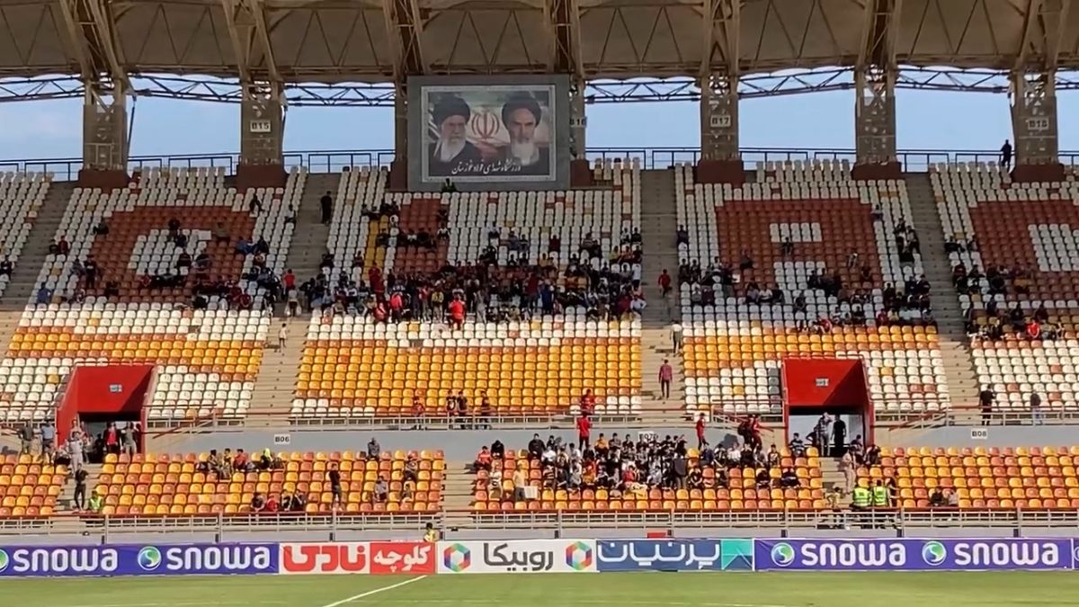 اختصاصی/ تشویق یحیی گل محمدی توسط هواداران فولاد خوزستان