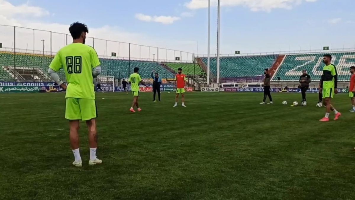 اختصاصی/ گرم کردن بازیکنان ذوب آهن و ملوان