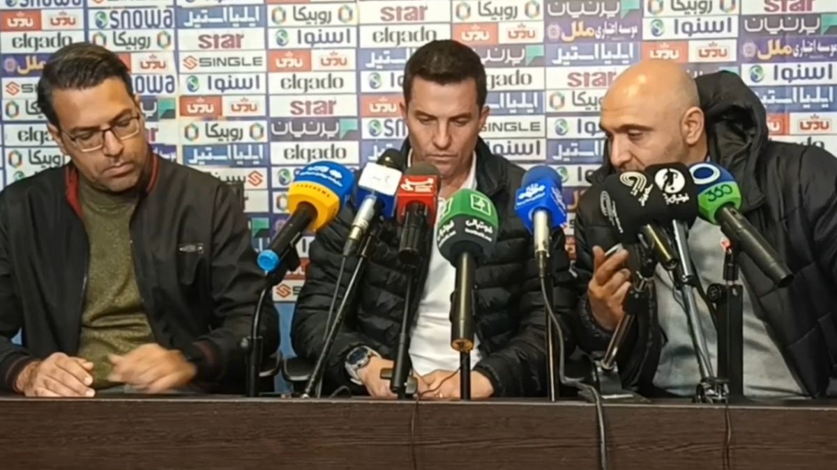 اختصاصی/ نشست خبری اوسمار سرمربی پرسپولیس بعد از شکست در اولین بازی در خانه آلومینیوم اراک