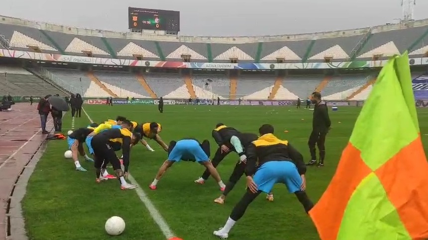 اختصاصی/ گرم کردن بازیکنان استقلال و نفت آبادان