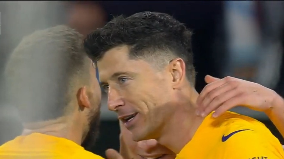 گل دوم بارسلونا به سلتاویگو (پنالتی جنجالی لواندوفسکی دقیقه 97)