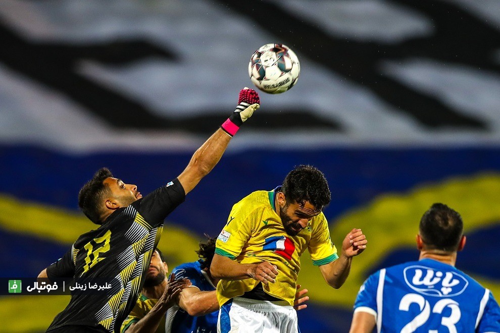 دروازهبان صنعت نفت گزینه پرسپولیس نبود