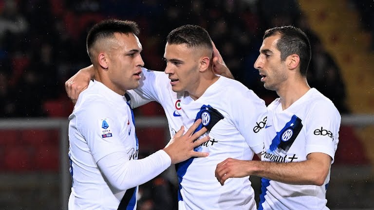 گل اول اینتر به لچه (مارتینز)