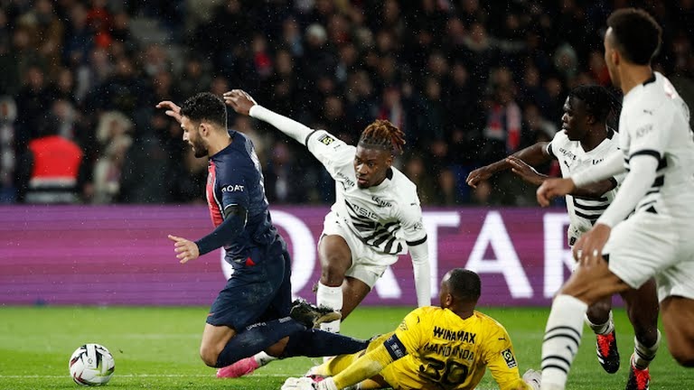 گل اول پاری سن ژرمن به رن (راموس با پنالتی جنجالی دقیقه 94)