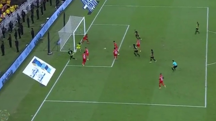 گل دوم الاتحاد به الوحده عربستان (دبل عبدالرزاق حمدالله با پاس بنزما)