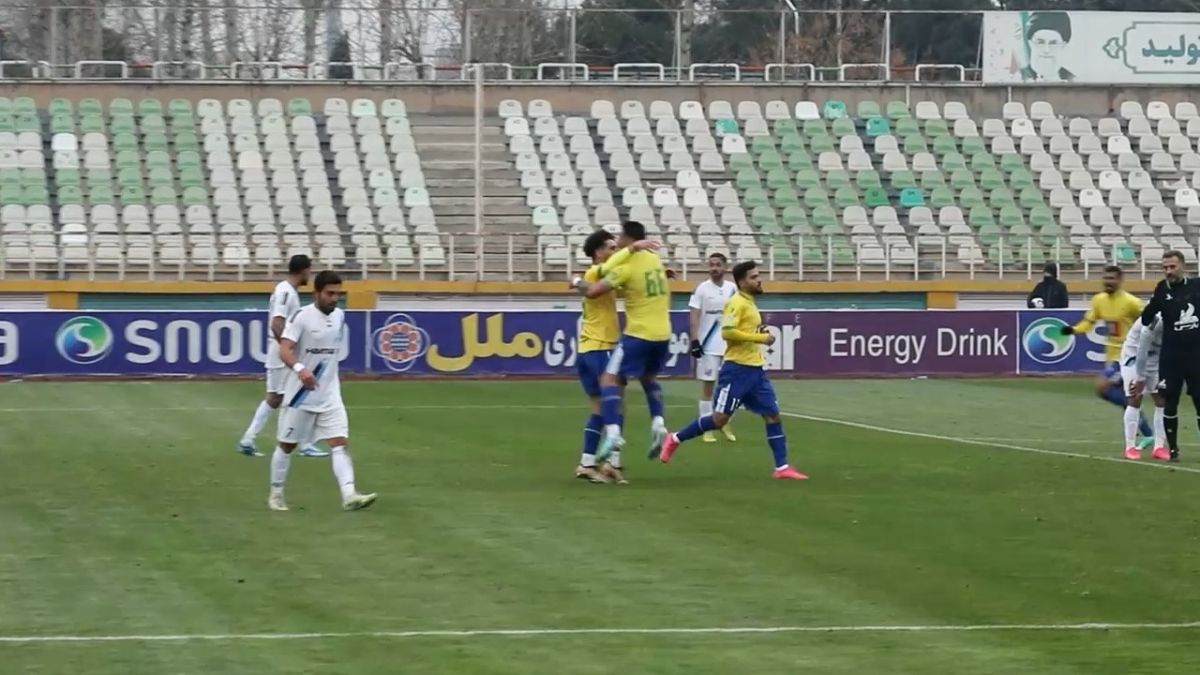 گزارش ویدیویی کامل "فوتبالی" از متن و حاشیه بازی جذاب پیکان - صنعت نفت آبادان
