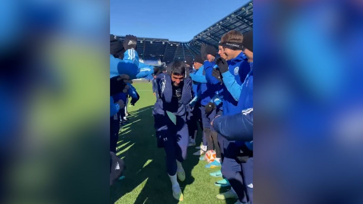 خوش آمدگویی بازیکنان اورنبورگ روسیه به محمد قربانی