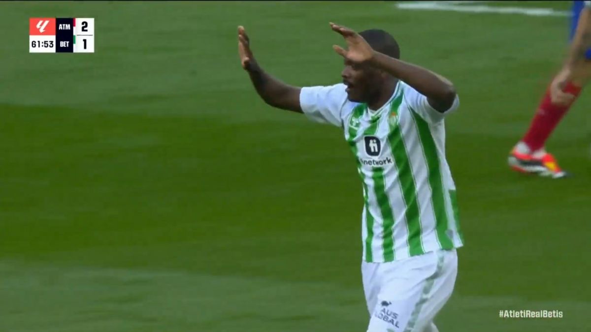 گل اول رئال بتیس به اتلتیکو مادرید (گل زیبای کاروالیو)