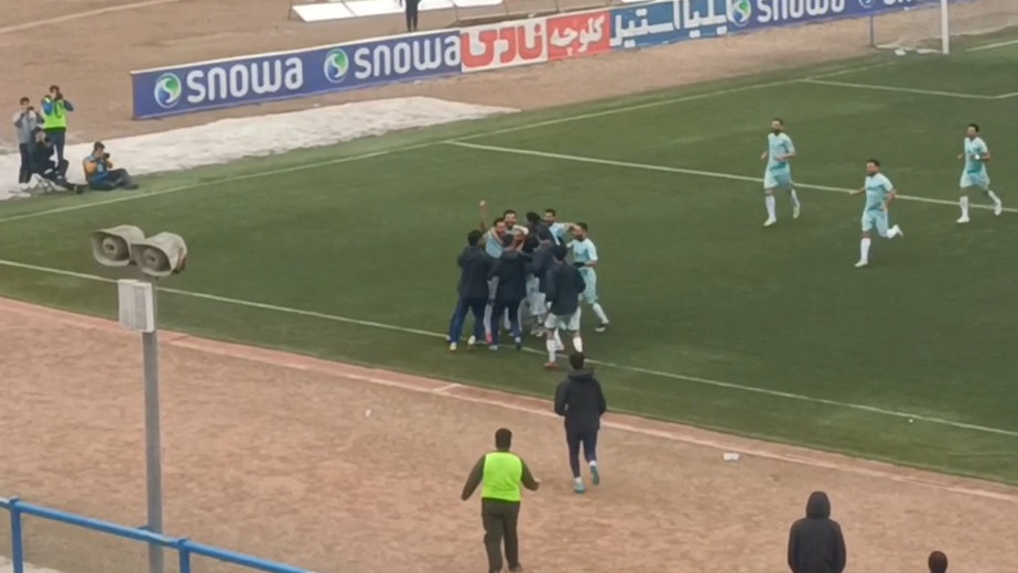 گل زیبای میلاد جهانی با ضربه ایستگاهی برای دریا بابل مقابل داماش از زاویه دوربین فوتبالی