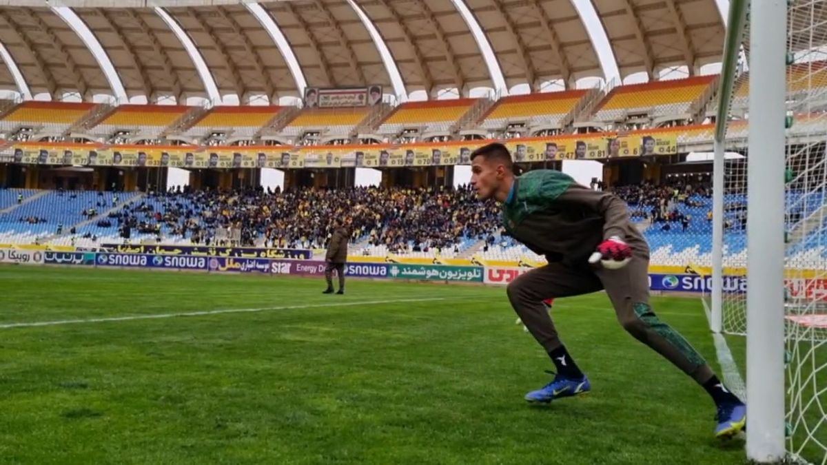 اختصاصی/ گرم کردن بازیکنان سپاهان و شمس آذر