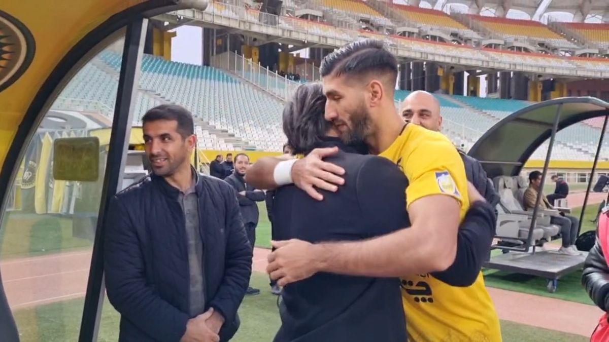 اختصاصی/ حواشی پیش از بازی سپاهان - شمس اذر و خوش و بش مربیان و بازیکنان