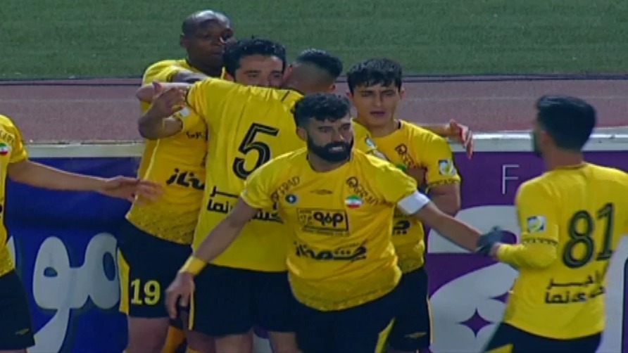 گل دوم سپاهان به شمس آذر (شلیک مهارنشدنی نورافکن)