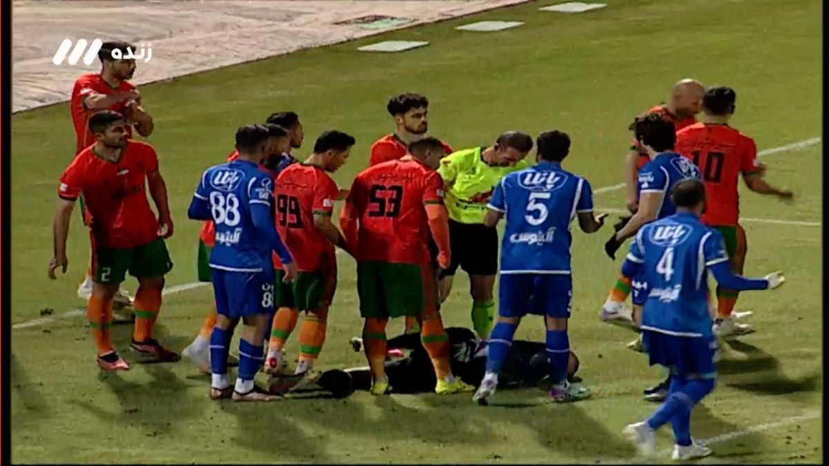 گل اول استقلال به مس رفسنجان که توسط داور مردود اعلام شد