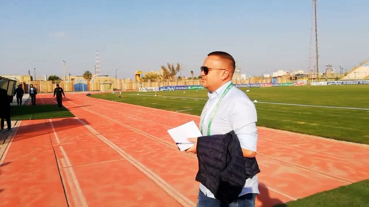 اختصاصی/ ورود تیم نساجی به ورزشگاه و حضور الین دینکا مربی دروازه بان های تیم ملی در آبادان