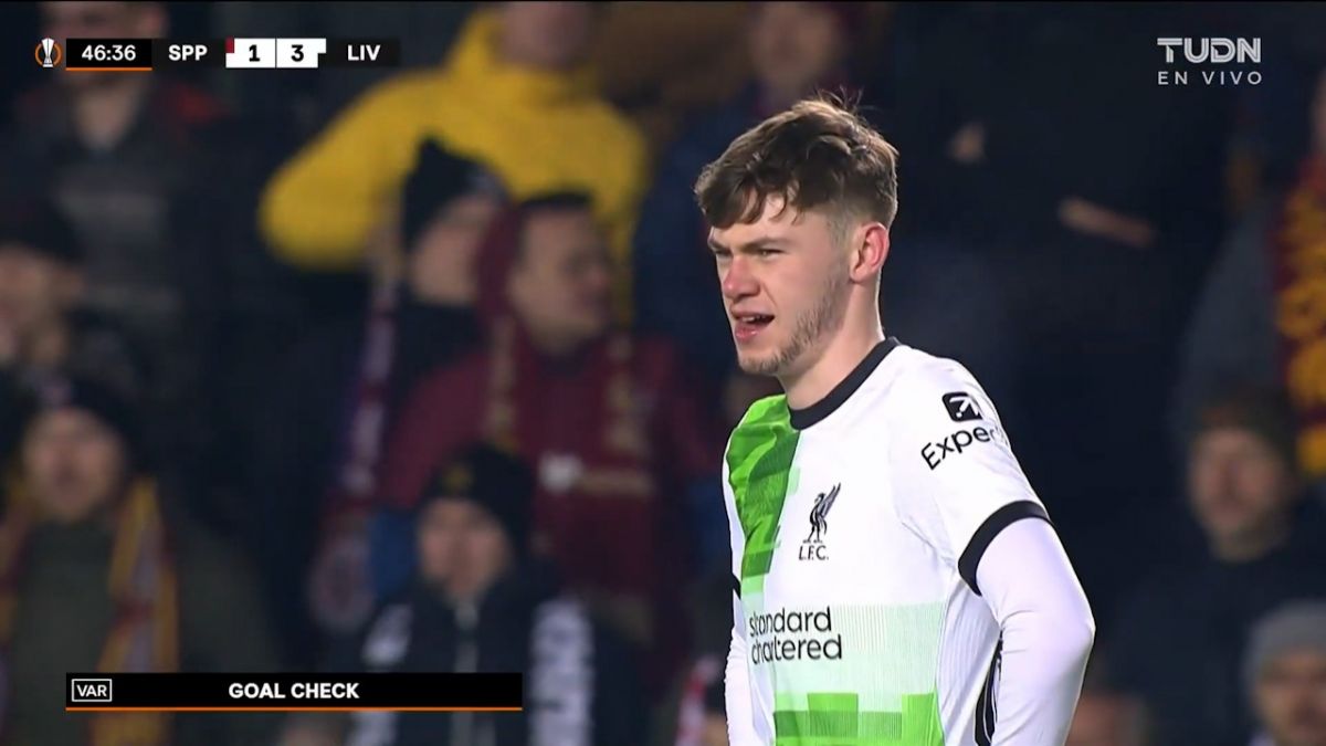 گل اول اسپارتا پراگ به لیورپول (گل به خودی)