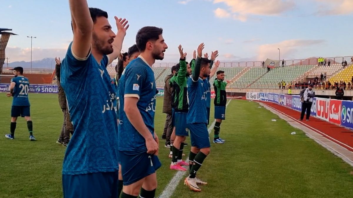 اختصاصی/ تشویق ایسلندی هواداران شمس آذر قزوین