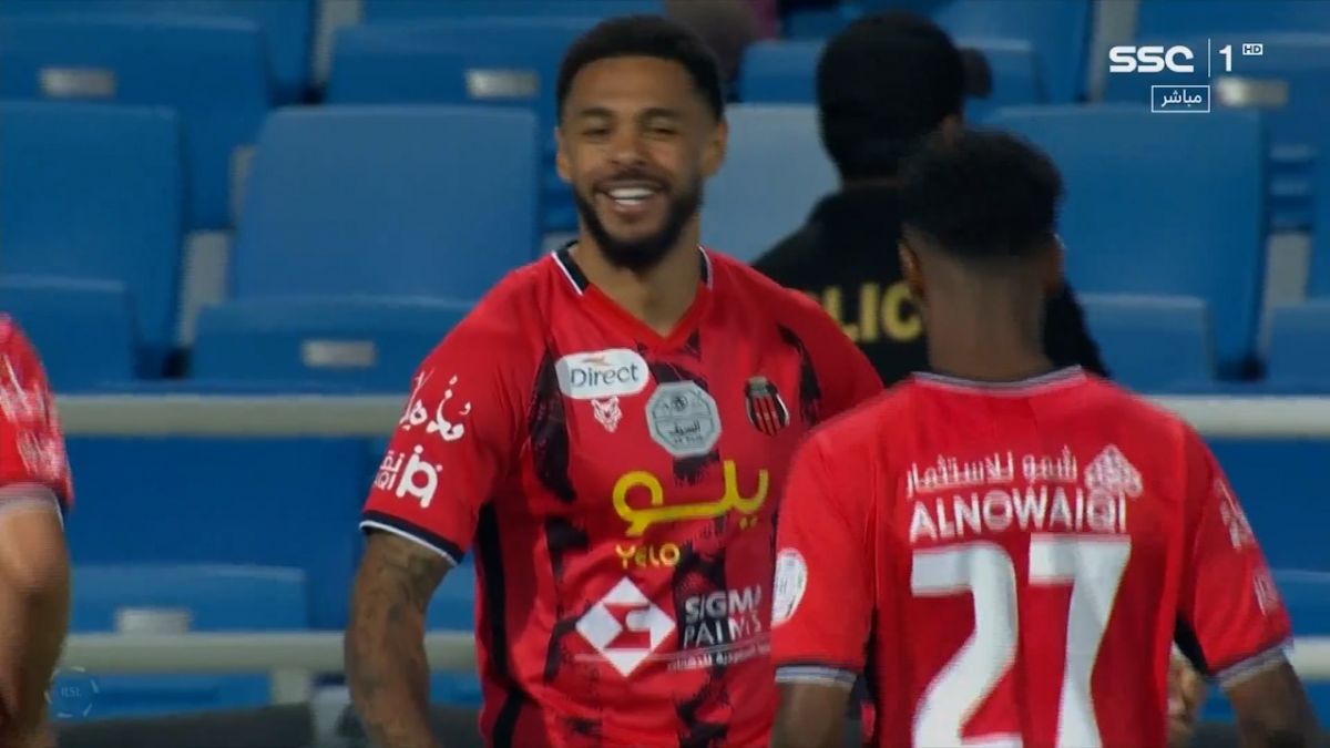 گل اول الریاض به الهلال (گل به خودی البلیهی)