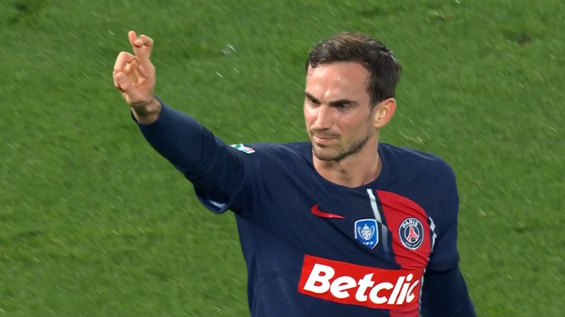 گل دوم پاری سن ژرمن به نیس (فابین رویز)